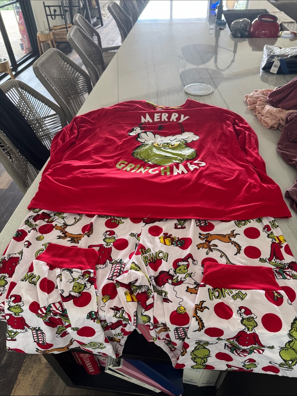 Dr. Seuss Red and White Grinch 'Merry Grinchmas' Women's Pajama Set